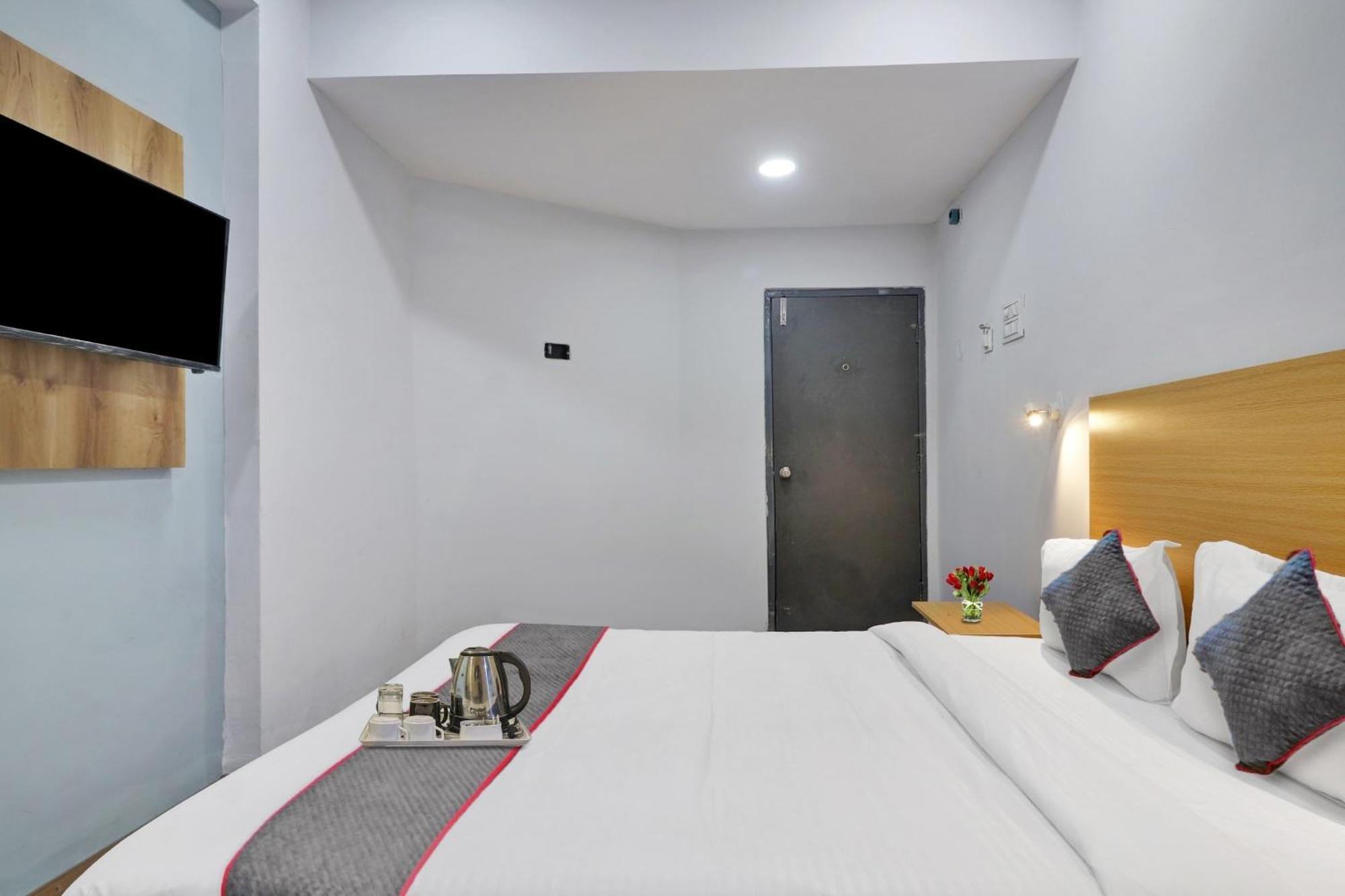 Townhouse S Continental Hotel Haiderabad Buitenkant foto