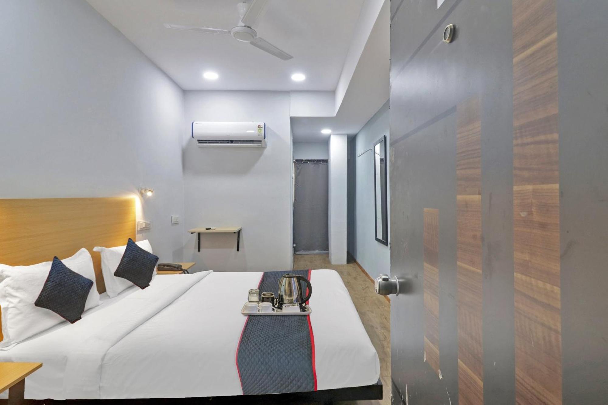 Townhouse S Continental Hotel Haiderabad Buitenkant foto