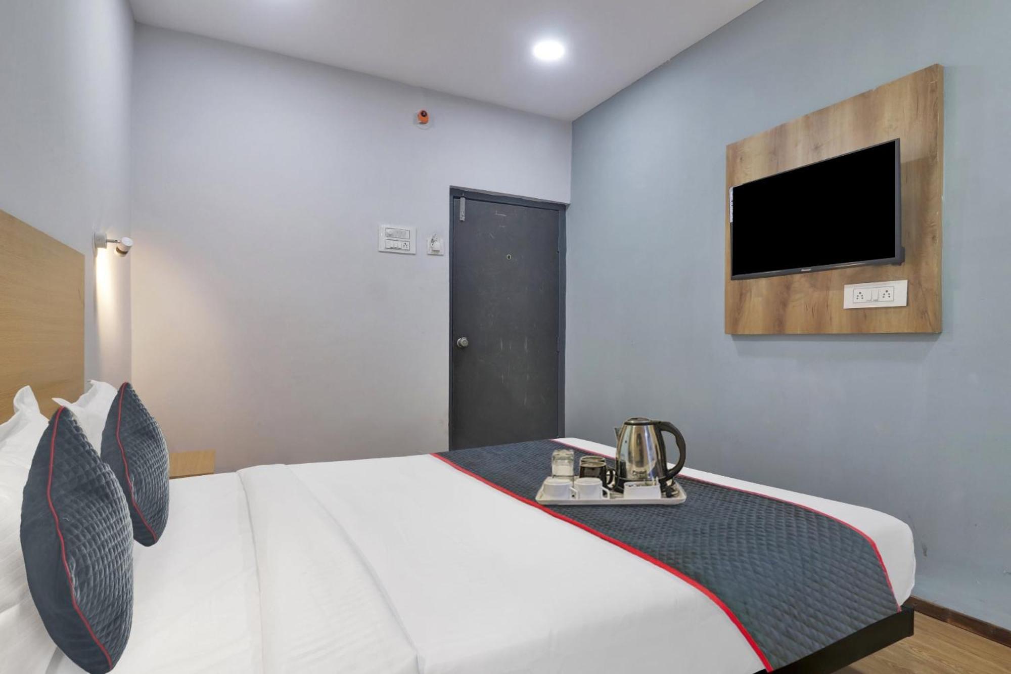 Townhouse S Continental Hotel Haiderabad Buitenkant foto