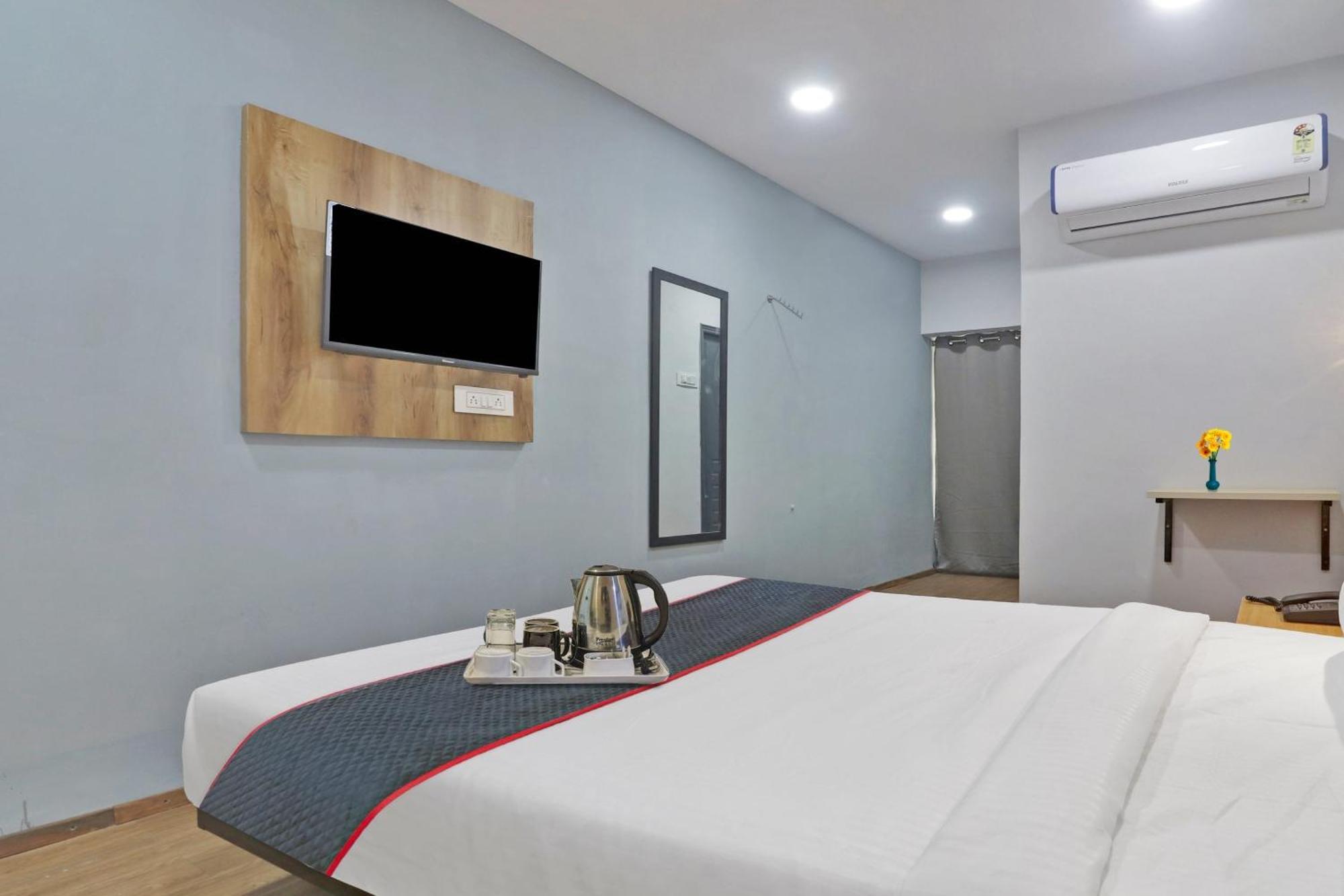 Townhouse S Continental Hotel Haiderabad Buitenkant foto