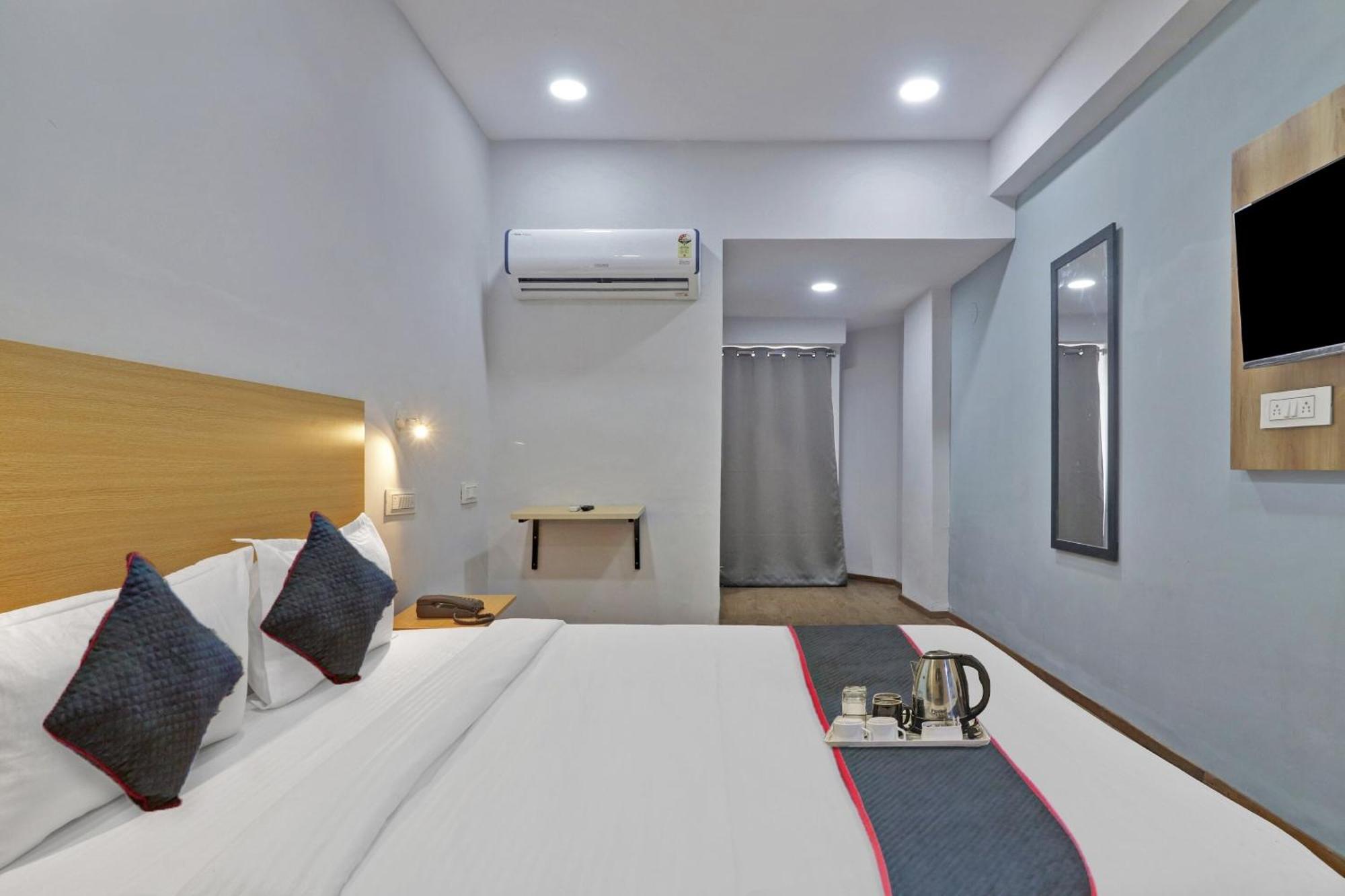 Townhouse S Continental Hotel Haiderabad Buitenkant foto